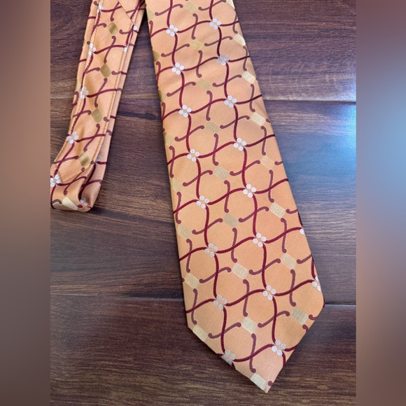Tasso Elba Gold and Burgundy Patterned Tie - Picture 8 of 10